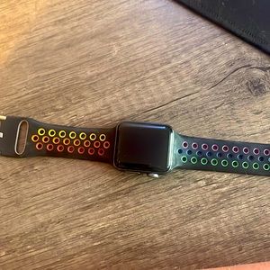 APPLE WATCH SERIES 3 like new